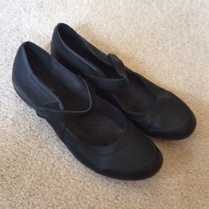 Life stride Mary Janes